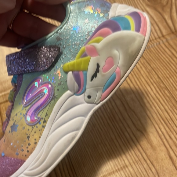 Girls Light Up “Unicorn Dream” Skechers - Picture 5 of 8